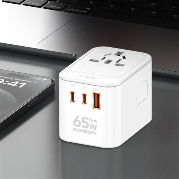 Ldnio Z6 65W 3 USB Ports GaN Universal Travel Adapter